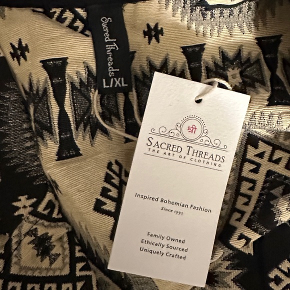 NWT. M/L. Sacred Threads Black and Cream Patterned Blazer. LG/GR/GR01 - Picture 4 of 5